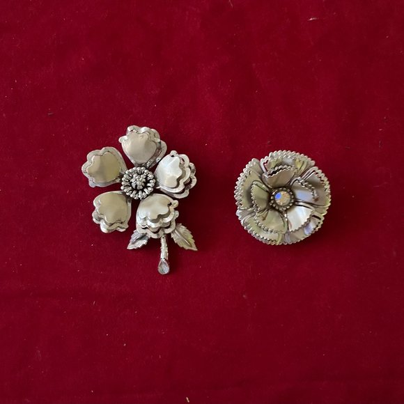Jewelry - 2 – Vintage Silver-Tone Floral Pins